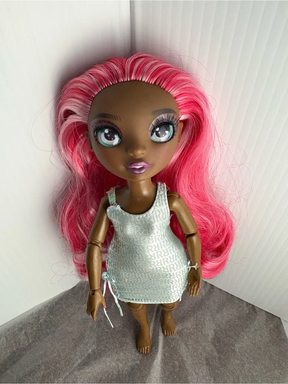Rainbow High Doll Pink Hair / Silver Dress MGA 2020